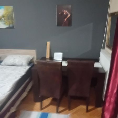Apartment Viktor 2 Stan Na Dan Šabac المظهر الخارجي الصورة